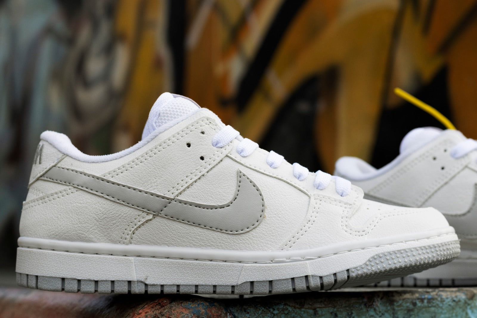 TÊNIS SB DUNK LOW AZUL COM BRANCO TRADICIONAL